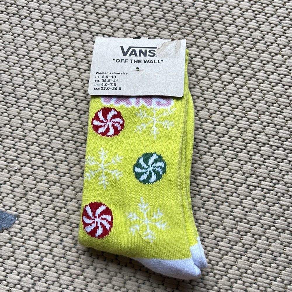 VANS “Off The Wall” Women’s socks  
NWT - Picture 15 of 16